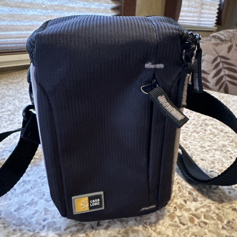 Case Logic Camera Case Small Travel Bag 6" x 4" x 3" Black
